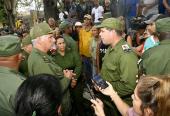 Tres provincias orientales (afectadas por el devastador huracán Melissa), visitó este jueves el Presidente de Cuba: Holguín, Granma y Santiago de Cuba. A todas llevó el saludo del líder al frente de la Revolución cubana, General de Ejército Raúl Castro.