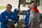 Pupo, Jorge Félix y Meinardo Torres, trío temible en el tiro rápido y repasan secuencias luego de obtener oro y plata en los Panamericanos de Lima. Foto: Irene Pérez