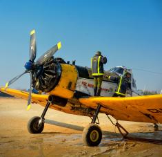 Pilotos espirituanos ayudan a sofocar incendio forestal en Holguín