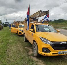 Brigada de linieros en la recuperación tras el paso del Huracán Melissa por el oriente de Cuba.