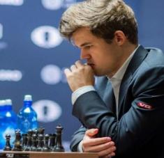 La regularidad premia a los mejores en 18 rondas, y Carlsen, no para de ganar torneos.