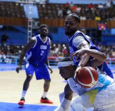El conjunto cubano de baloncesto ganó 76-62 a su similar de Bahamas en la ventana del Clasificatorio a la Fiba AmeriCup 2025, este viernes en el Coliseo de la Ciudad Deportiva. Fotos Mónica RFn / JIT
