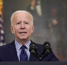 “Este plan nos pone en camino de vencer al virus y les brinda a las familias con más dificultades la ayuda y el respiro que necesitan para superar este momento”, dijo Biden. Foto: AP