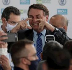 Expertos aseguran que tras la pandemia, el país tendría 20 millones de personas en el paro, además de los miles víctimas de la Covid-19. Foto: EFE
