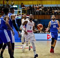 La falta de acierto en momentos clutch y el oficio de los boricuas en los ataques del uno contra uno, dieron al traste con el marcador final. Fotos: FIBA.