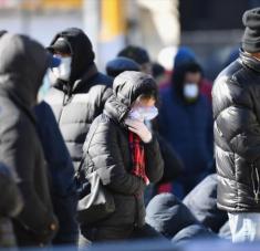 en Nueva York el estado de alarma hace que se produzcan colas enormes para realizarse la prueba. Foto: AFP.