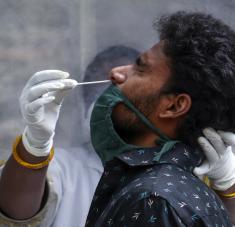 Los infectólogos creen que esta variante puede ser originaria de Europa y llegó al subcontinente indio en pasado mayo. Foto: Reuters.