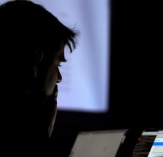 Según el FBI y la Agencia de Seguridad de Infraestructura y Seguridad Cibernética de EE.UU., 'hackers' respaldados por China intentan piratear investigaciones relacionadas con el covid-19. Foto: Reuters.