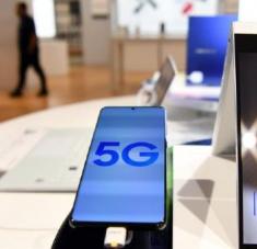 Mientras China ya tiene instaladas redes autónomas 5G, Estados Unidos estaría a años de poder disfrutar de esa tecnología, según expertos. Foto: EFE