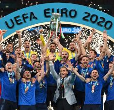 La Azzurra, un proyecto de reconstrucción liderado por Mancini, alzó su segunda Euro, luego del título en 1968.