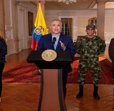 El anuncio del presidente Duque tuvo lugar poco después de que se registraran nuevas manifestaciones en la capital Bogotá, Cali y otras ciudades. Foto: EFE