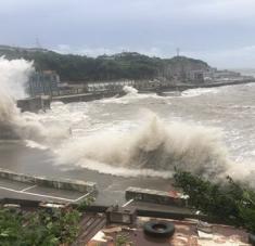 El servicio meteorológico de Japón estima que Haishen podría convertirse en uno de los peores tifones en afectar al archipiélago en décadas. Foto: Xinhua