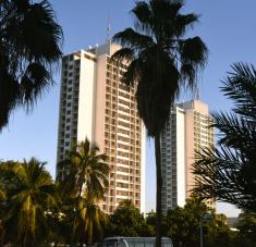 Hoteles Neptuno y Tritón Rascacielos en la capital