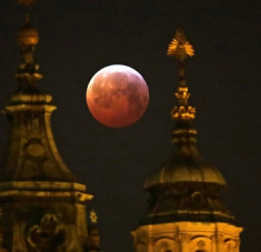 Luna de sangre. Imagen: David W Cerny / Reuters.