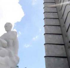 Los guardianes de La Habana, esas bellas y exóticas estatuas que le dan vida a esta ciudad de mas de 500 anos de fundada, José Martí 