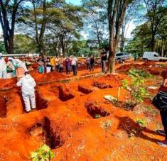 La pandemia de la Covid-19 se ha cobrado cerca de 100.000 muertes en Brasil. Foto: EFE