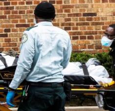 En Estados Unidos los muertos por el nuevo coronavirus ya han superado los 59 000, una cifra más alta que la de los 58 220 estadounidenses que perdieron la vida en la Guerra de Vietnam.