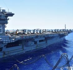 Junto con otros buques de guerra, el USS Nimitz brindará apoyo militar a la retirada de las tropas estadounidenses de Irak y Afganistán. Foto: Reuters.