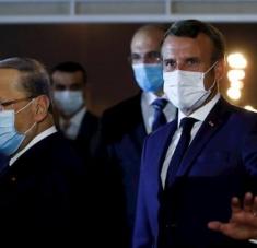 A su llegada a la capital libanesa, el mandatario francés fue recibido por el presidente libanés, Michel Aoun. Foto: EFE 