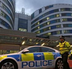 La Policía acordonó la zona en el centro de la ciudad, mientras los equipos de emergencia trasladaron a los heridos a hospitales. Foto: Reuters.