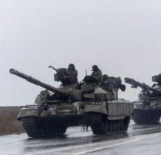 El portavoz relató que los batallones nacionalistas ucranianos aprovecharon el alto el fuego decretado por Rusia para "reagrupar sus fuerzas y reforzar las posiciones". Foto: Twitter @Planoinforma