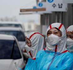Esta variante del virus podría haber llegado al país asiático a través de alguien que arribó de EE.UU. o Europa entre marzo y abril, antes de que Seúl intensificara las medidas restrictivas. Foto: Reuters