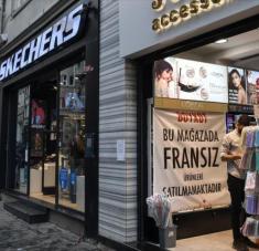 Una tienda turca boicotea la venta de los productos franceses en Estambul, 30 de octubre de 2020. Foto: AFP