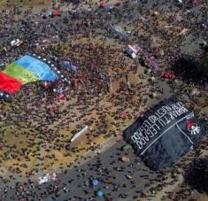 Desde octubre de 2019, Chile se encuentra en medio de numerosas protestas que se han saldado con represión y violencia por parte del Estado. Foto: Twitter: No más pacos