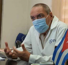 Vérez afirmó que el IFV mantiene intercambios con empresas de otros países que permitan realizar estudios Fase III para complementar los ensayos cubanos. Foto: Archivo/RHC