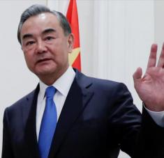 El canciller chino, Wang Yi, antes de una reunión celebrada en Roma (Italia), 25 de agosto de 2020. Foto: Reuters