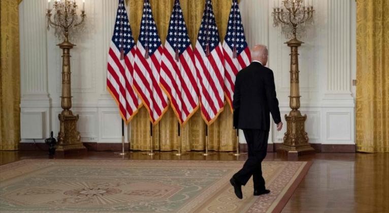 Matanza de Kabul apura la renuncia de Biden; muchos la piden