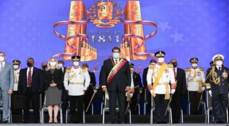 Maduro durante un acto de parada militar para conmemorar los 209 años de la Firma del Acta de la Independencia de Venezuela y día de la Fuerza Armada Nacional B.