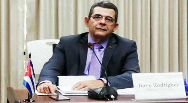 Rodríguez refirió que la administración del presidente Donald Trump obvia incluso que el mundo y en particular Cuba está inmersa en el enfrentamiento al nuevo coronavirus SARS-CoV-2 y esta semana anunció nuevas medidas contra la nación caribeña que recrudecen ese cerco económico.