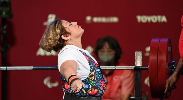 La pesista amalia pérez, una leyenda con seis preseas paralímpicas en línea desde Sydney 2000. Foto: Olympics.com