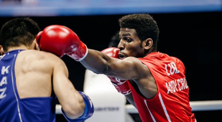 Ganan cubanos Andy Cruz y Yoenlis Hernández en Campeonato Mundial de Boxeo de Belgrado