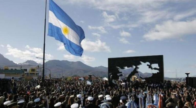 Argentinos repudian la ocupación ilegal de las Islas Malvinas por el imperio británico. Foto: Cadena Nueve