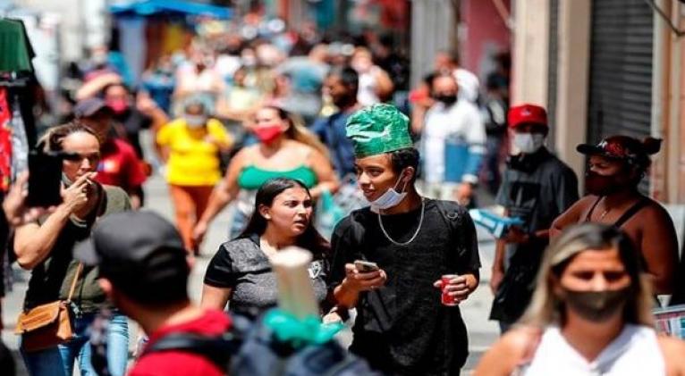 El gigante suramericano alcanzó los 11.019.334 casos confirmados y 265.411 decesos por coronavirus. Foto: EFE