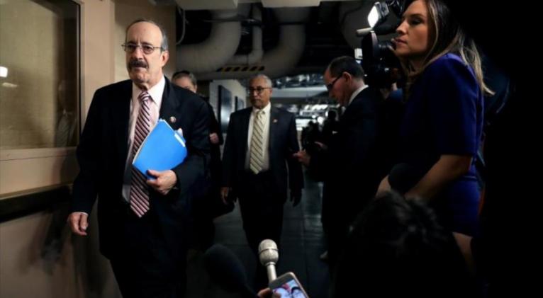 El demócrata Eliot Engel, quien lidera el Comité de Asuntos Exteriores de la Cámara de los Representantes de EE.UU., se dirige a una sesión del referido Comité en el Capitolio.