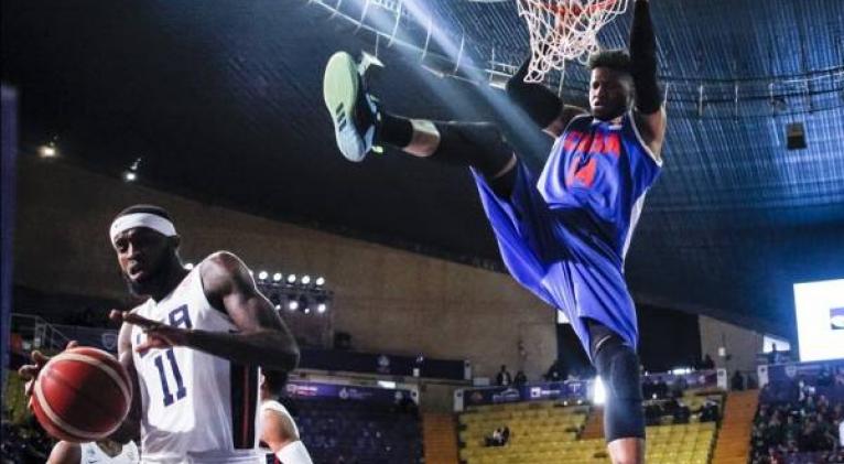 Jasiel Rivero, de notorio crecimiento en el baloncesto profesional de España, es el principal referente de nuestra escuadra masculina, y del basquet cubano, en sentido general. Jasiel Rivero, de notorio crecimiento en el baloncesto profesional de España, es el principal referente de nuestra escuadra masculina, y del basquet cubano, en sentido general.