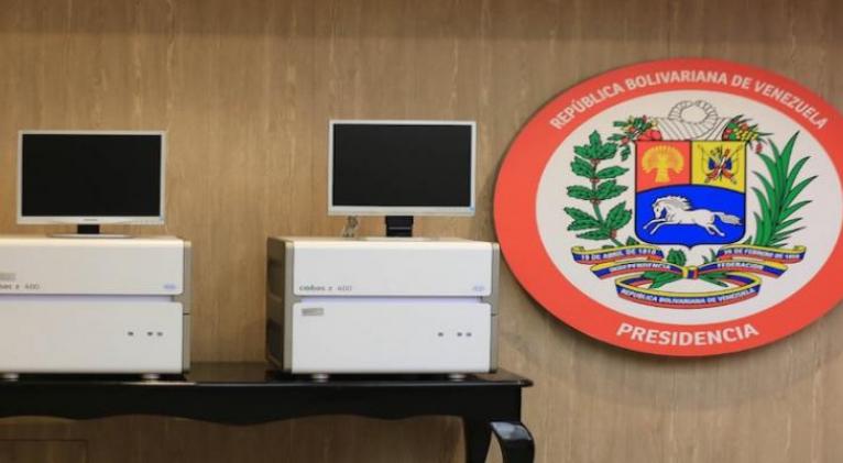 El presidente de Venezuela reiteró la víspera la voluntad de apoyar a las autoridades de Colombia en su enfrentamiento a la pandemia, mediante el donativo de dos equipos empleados en la realización de pruebas rápidas para la detección del patógeno SARS-CoV-2.