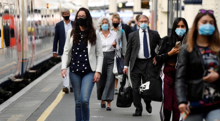 Los niveles de anticuerpos caen de manera considerable tres meses después de la infección, un hallazgo que podría tener implicaciones para el desarrollo de una vacuna, según la investigación. Foto: Reuters.