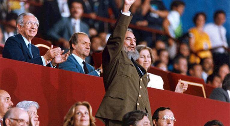 Fidel apoyando a la delegación cubana en los JJ.OO. de Barcelona 1992 / Tomada de Juventud Rebelde
