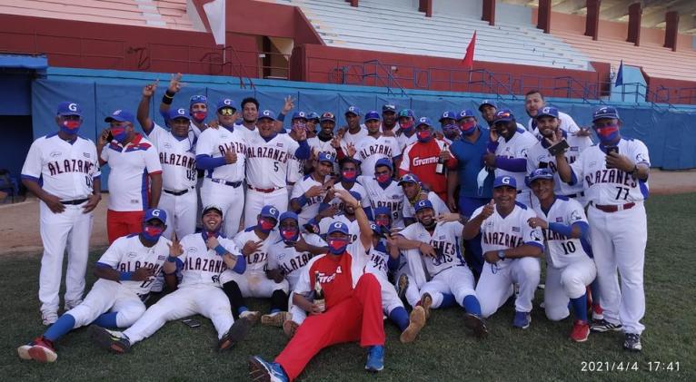 Los Alazanes celdebraron su tercer cetro en cinco años en una serie extremadamente tensa. Foto: Ismael Francisco González.