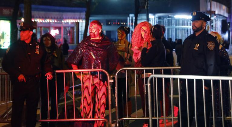 La policía busca a dos individuos como presuntos autores del tiroteo. Foto: Reuters.