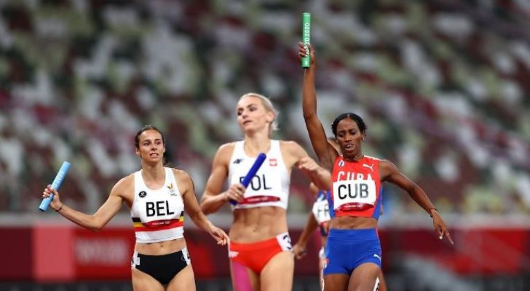 Lisneidy Veitía tuvo un cierre fenomenal en las preliminares del 4x400.