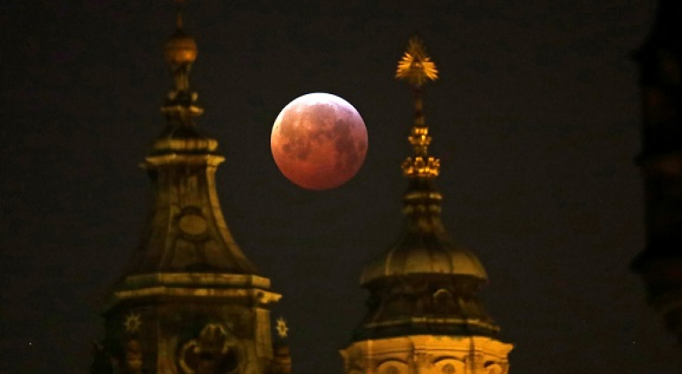Luna de sangre. Imagen: David W Cerny / Reuters.