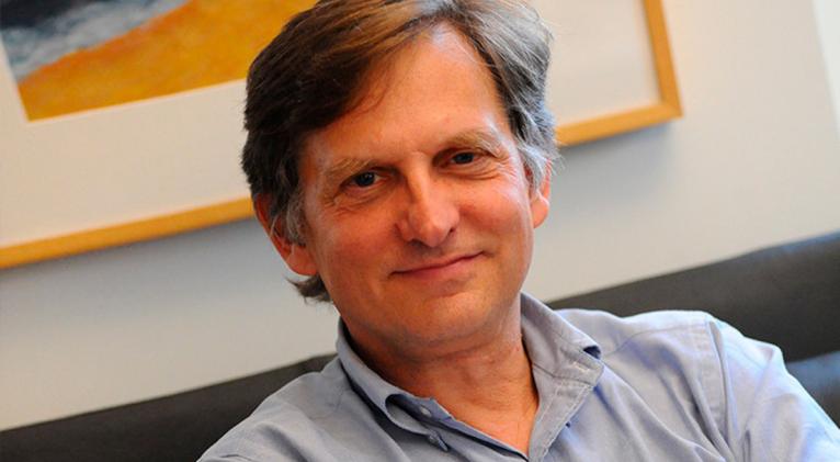 El reconocido epidemiólogo estadounidense Ian Lipkin.