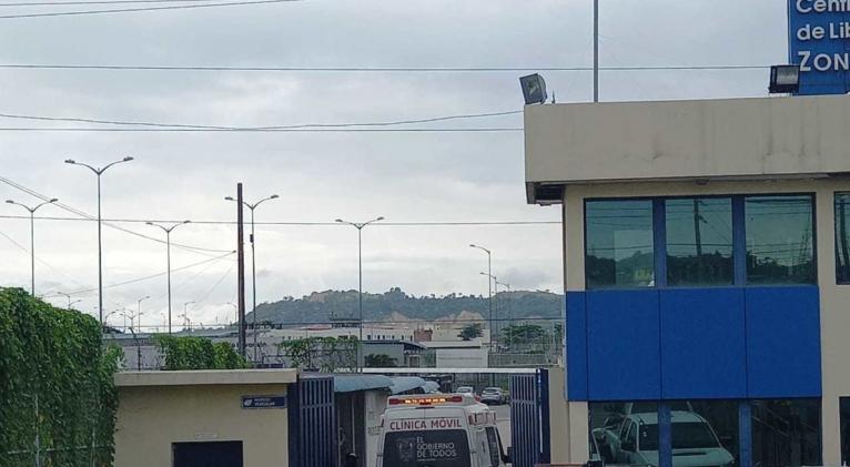 Estos tres centros carcelarios aglutinan a alrededor del 70 % de la población penitenciaria del país. Foto: Twitter @PoliciaEcuador 