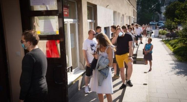 Los candidatos polacos pelean voto a voto la segunda vuelta de las elecciones. Foto: Xinhua