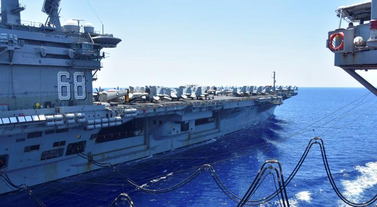 Junto con otros buques de guerra, el USS Nimitz brindará apoyo militar a la retirada de las tropas estadounidenses de Irak y Afganistán. Foto: Reuters.